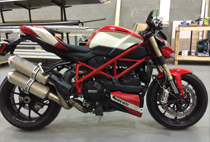 14 Ducati Streetfighter - Satin Pearl White Vinyl Wrap 